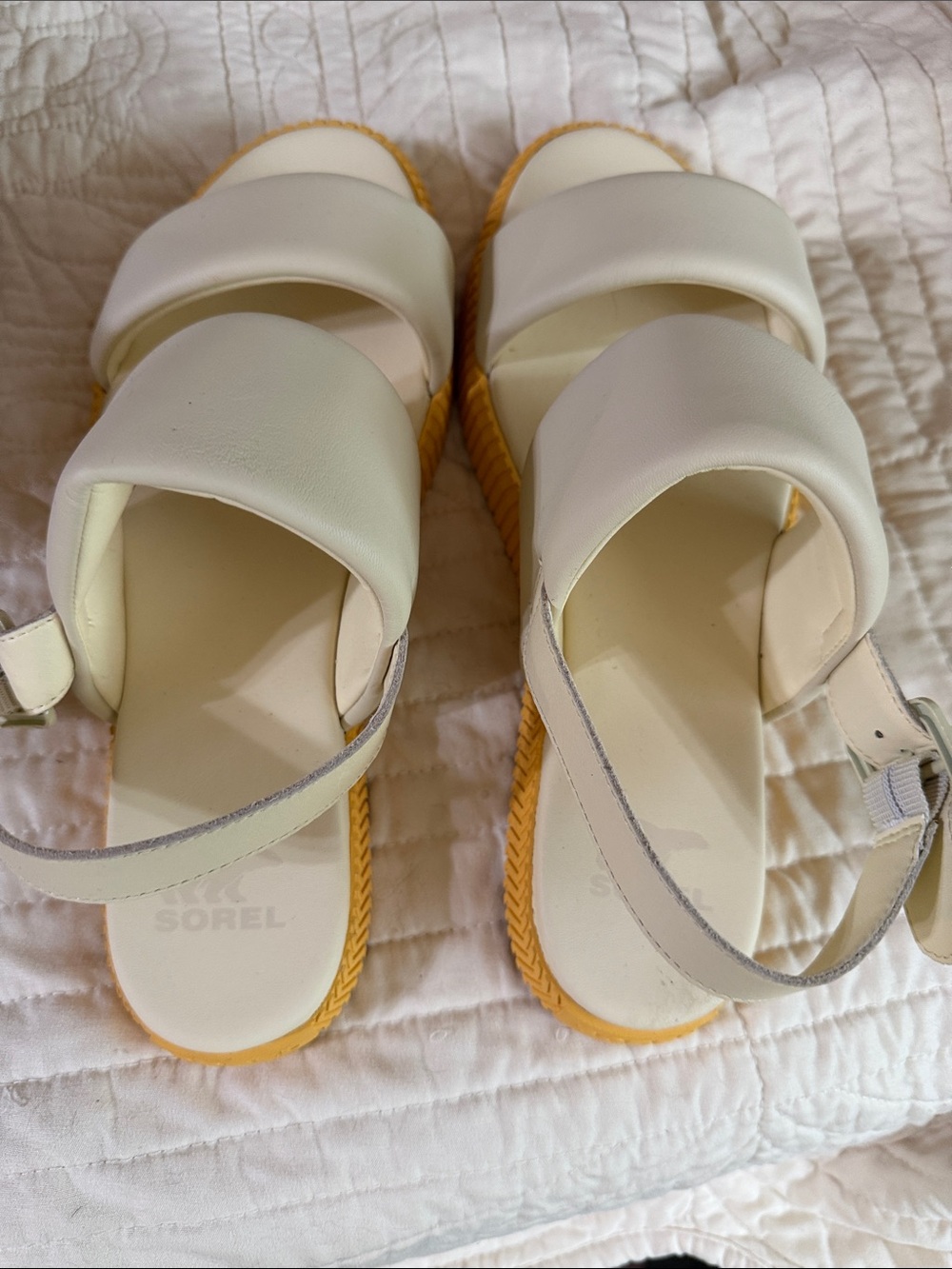Sorel Cream Leather Two-Strap Sandals with Yellow Sole SZ 9. New. No box - Picture 3 of 6